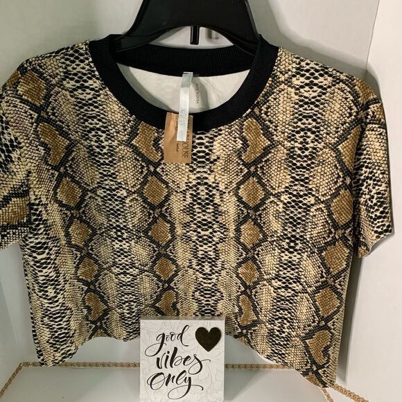 Warehouse apparel top  - Picture 1 of 5